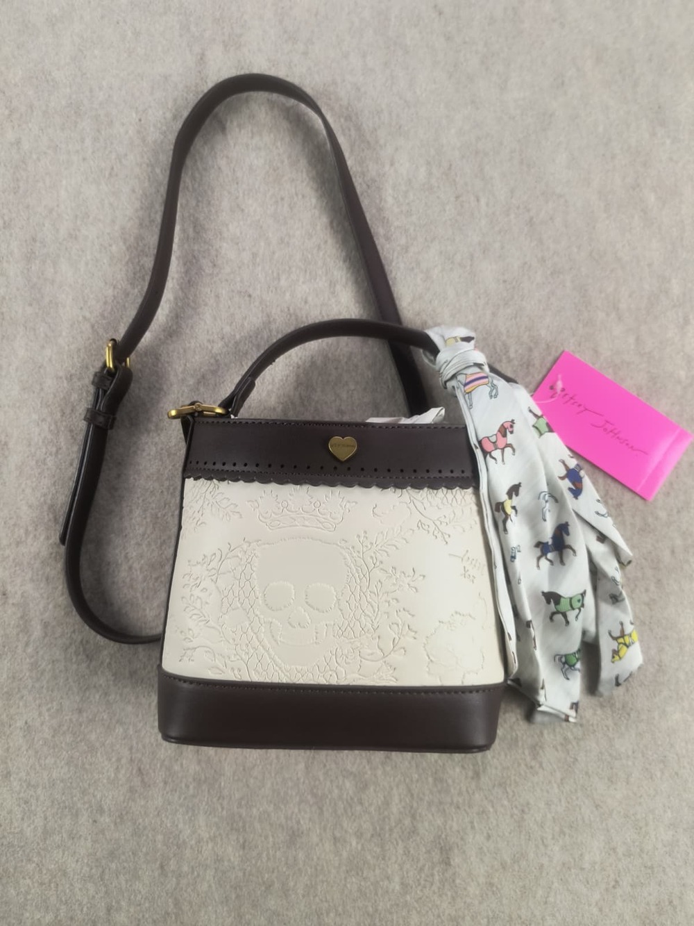 Betsy Johnson bucket bag with detachable strap new with tags